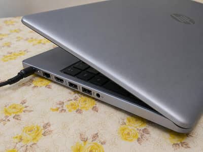 Core i5 8th Gen Laptop | 8GB RAM | 256GB SSD | Intel UHD Graphics