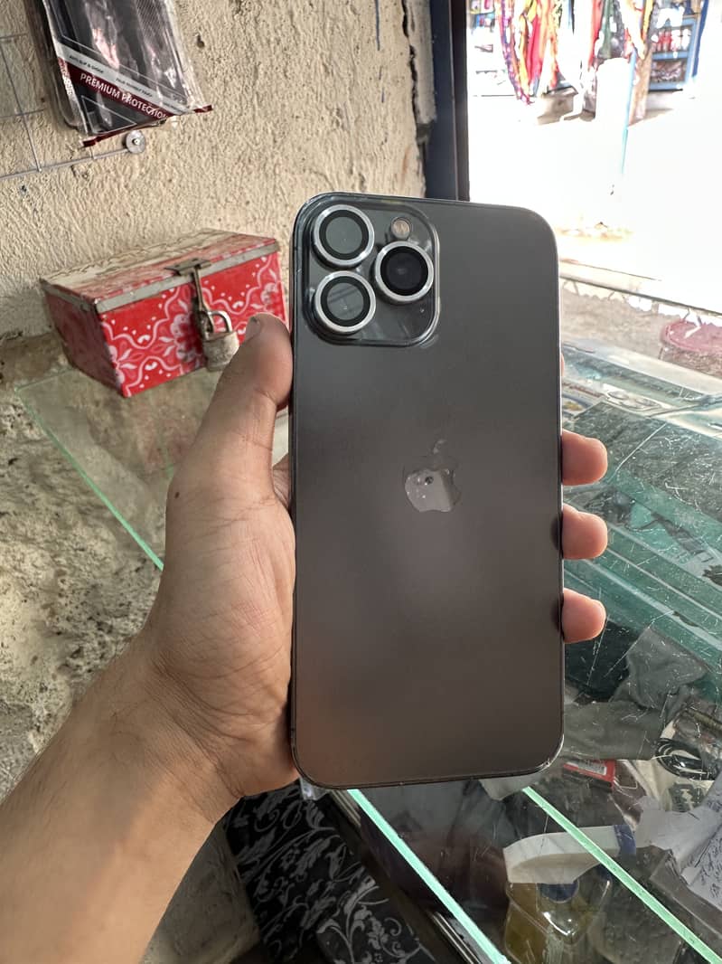 Apple iPhone 13 Pro Max 3
