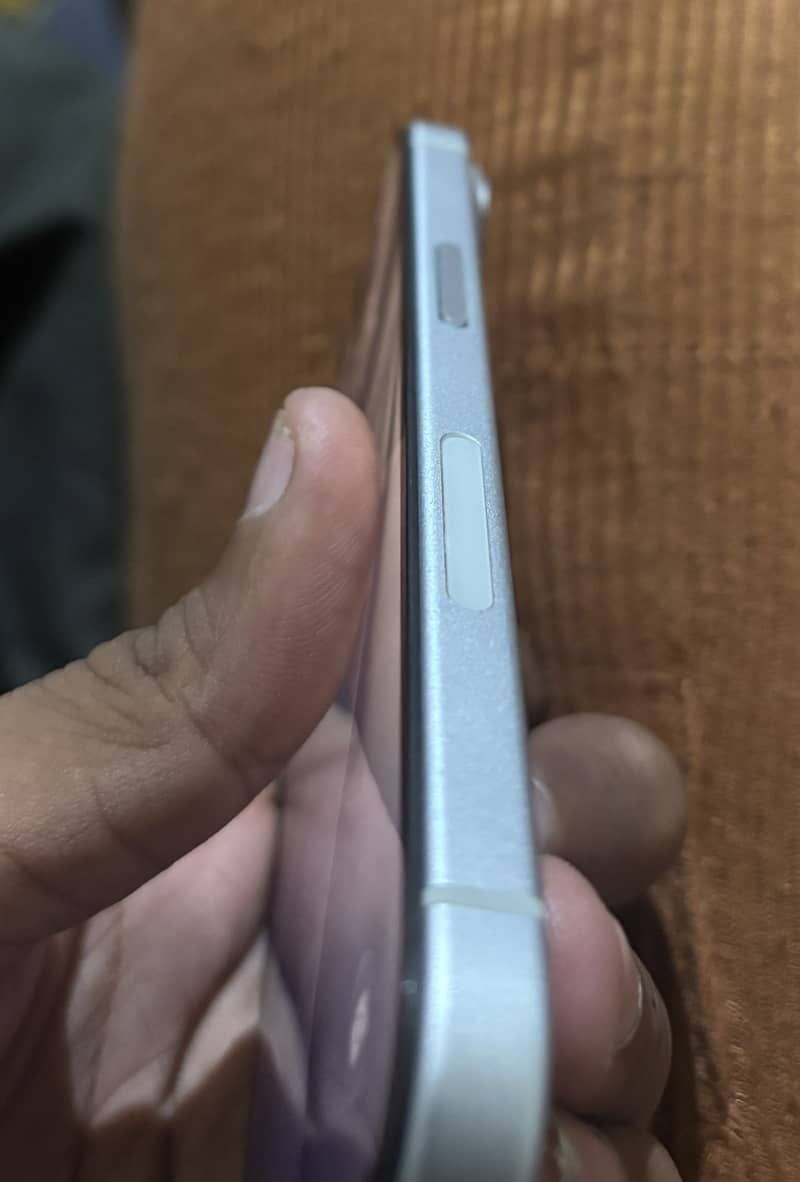 Apple iPhone 15 5