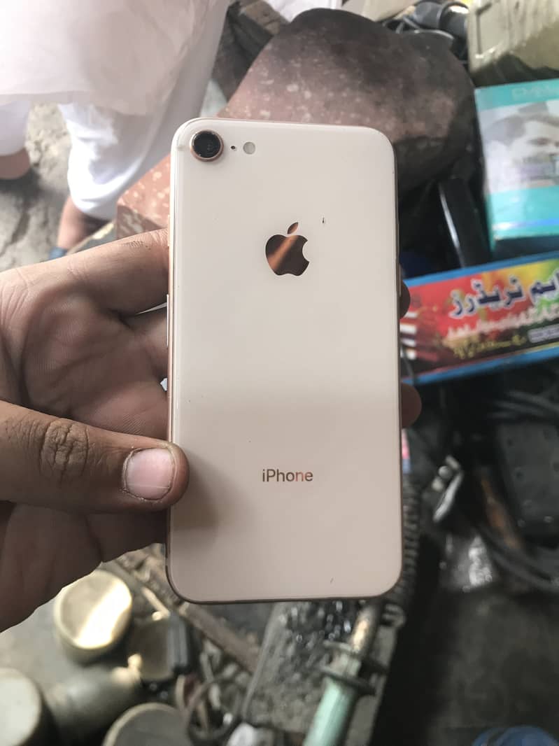 Apple iPhone 8 1