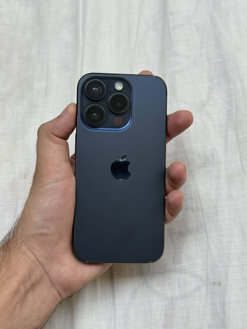 Apple iPhone 15 Pro 0