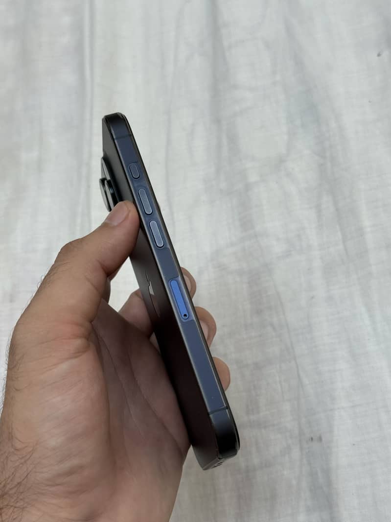 Apple iPhone 15 Pro 6
