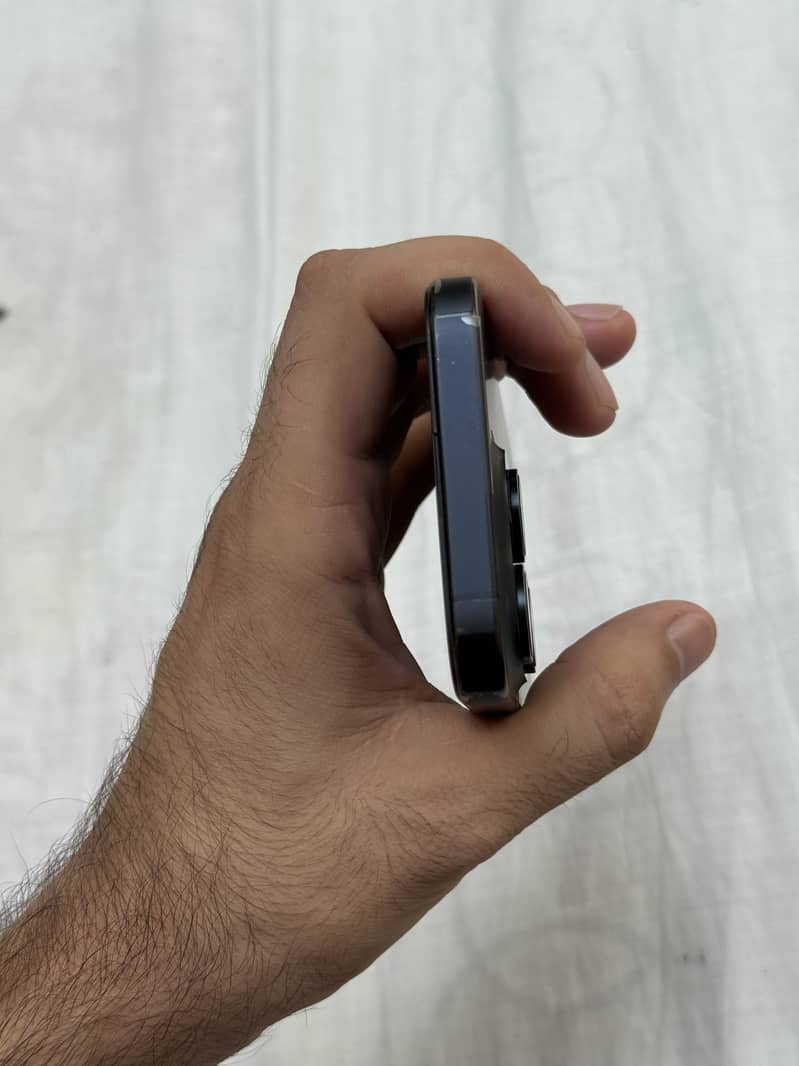 Apple iPhone 15 Pro 8