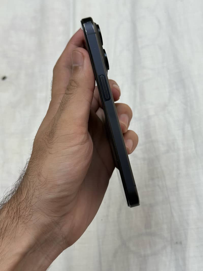 Apple iPhone 15 Pro 12
