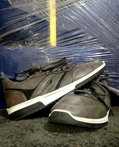 Branded Sneakers Shoes – Size 41 – 10/10 Condition