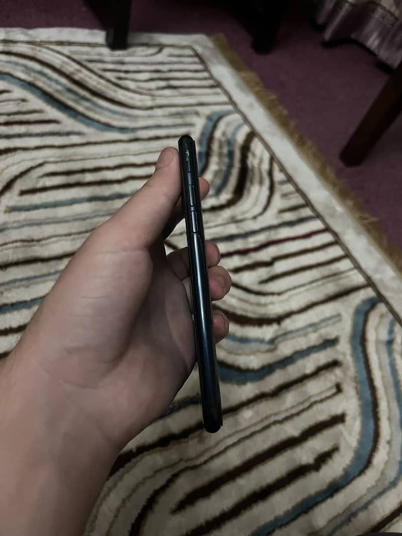 Apple iPhone SE 3 4