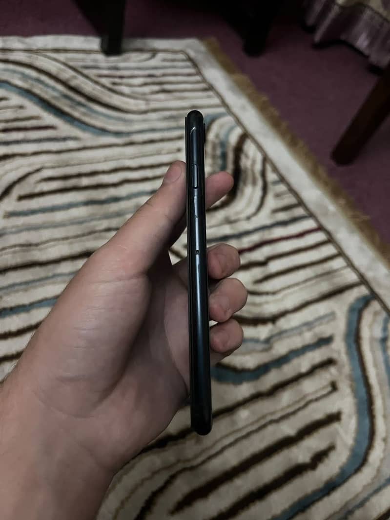 Apple iPhone SE 3 5