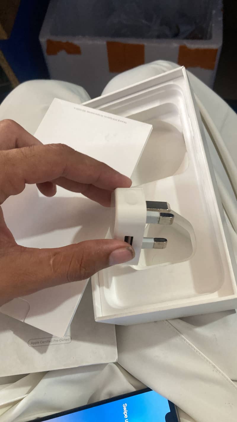 Apple iPhone XS Max 2