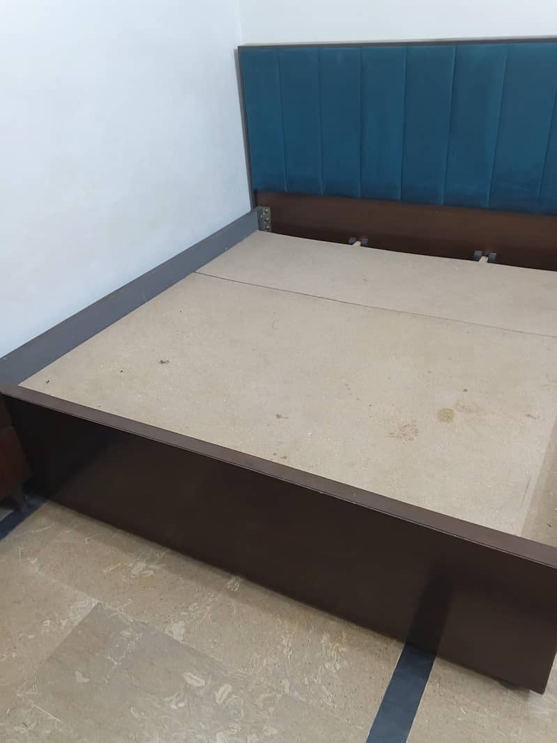 bed side table 0