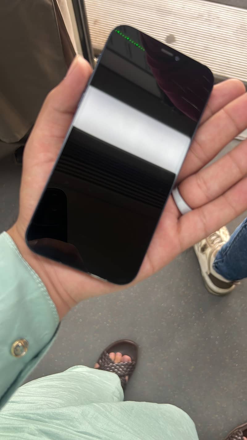Apple iPhone 12 3