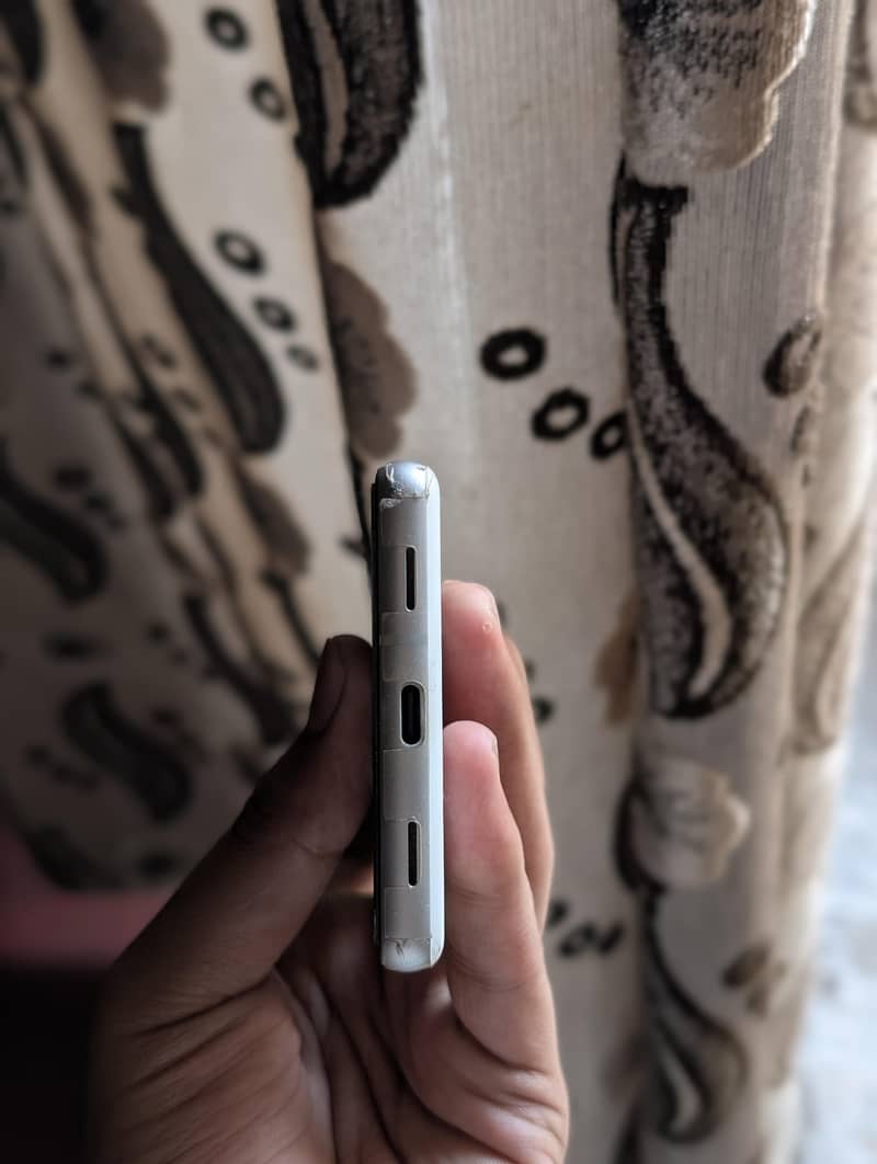 Google Pixel 7a 2