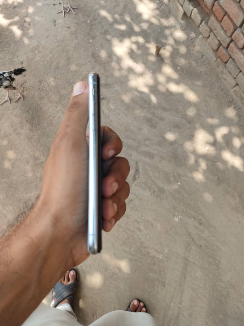 Apple iPhone X 2