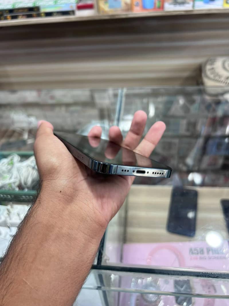Apple iPhone 12 Pro 1