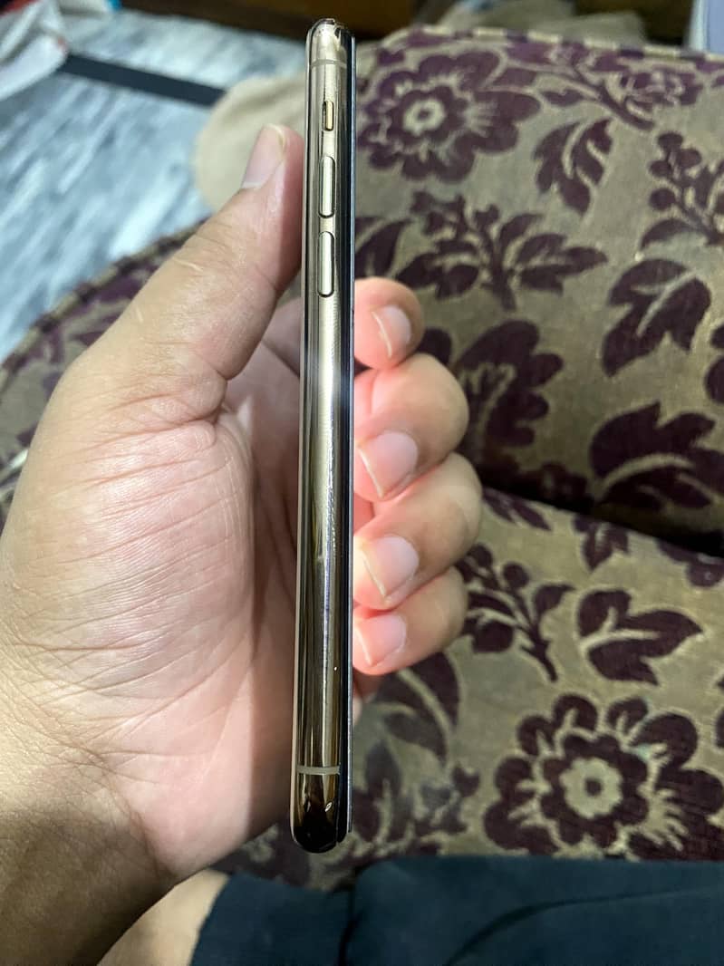 Apple iPhone 11 Pro 3