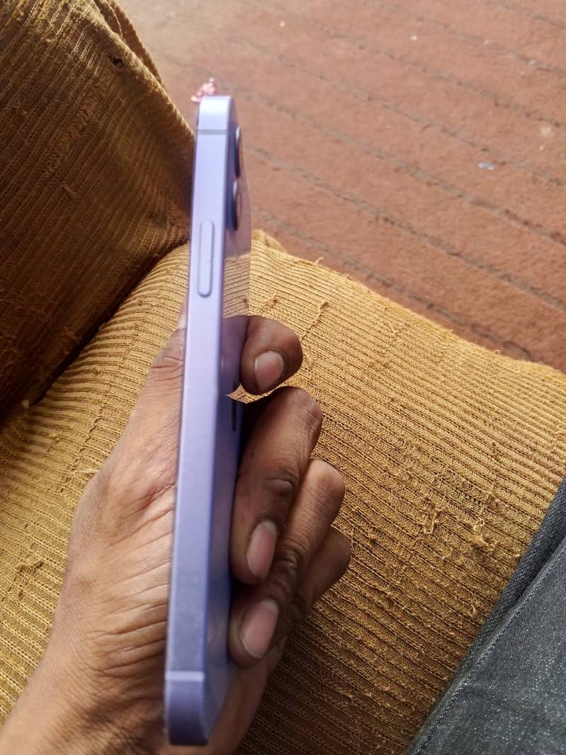 Apple iPhone 12 2
