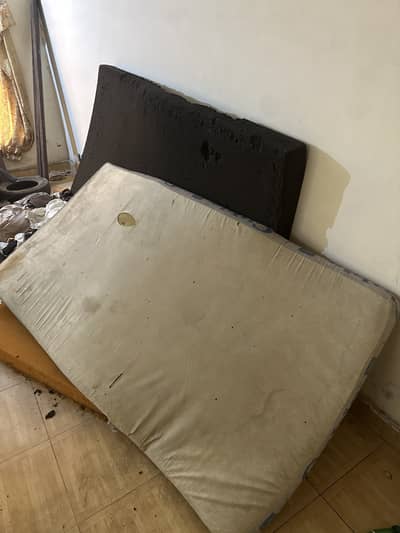 Single bed mattress