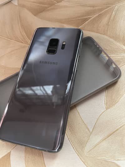 Samsung Mobile S9 / 64 gb