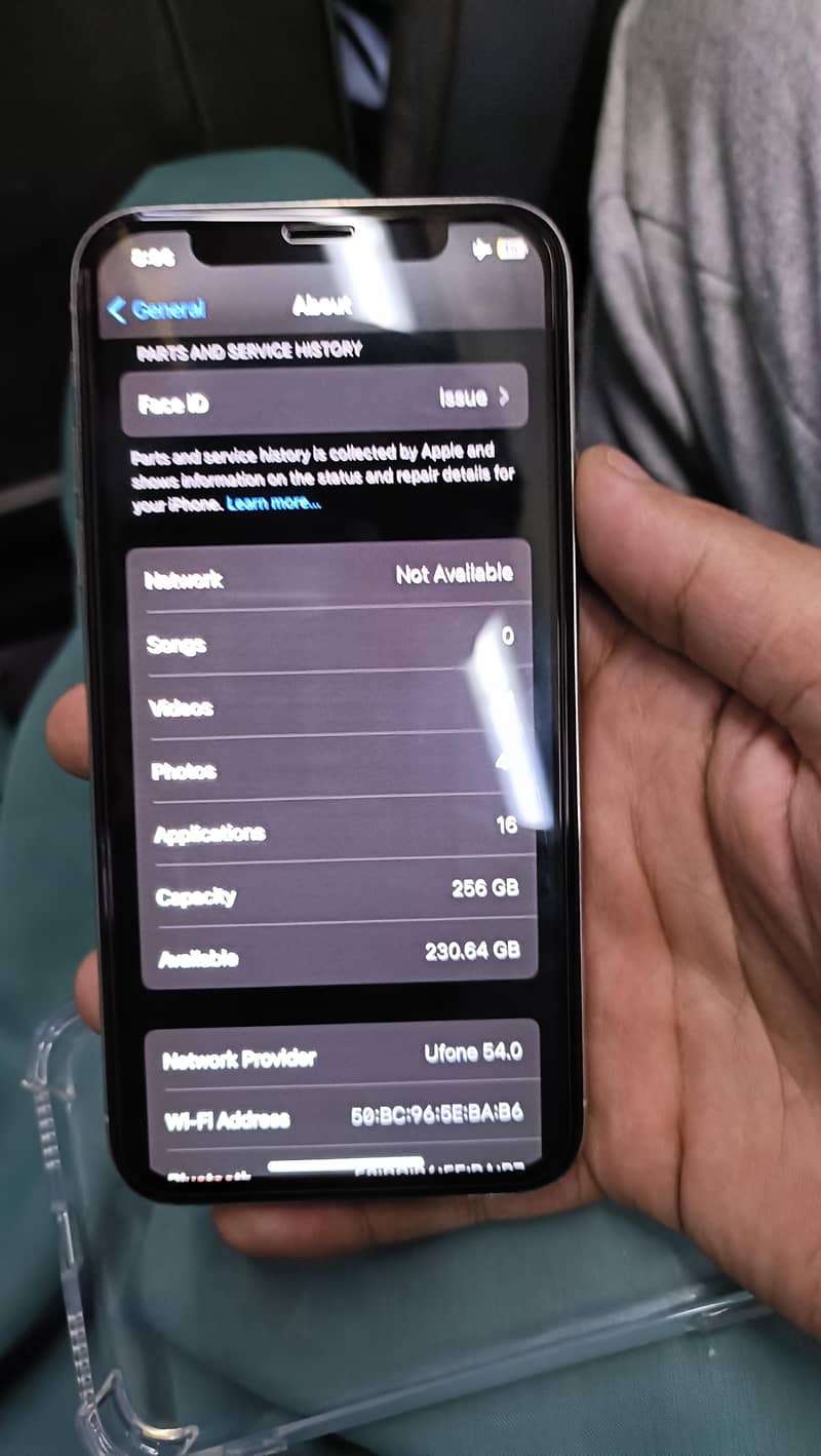 Apple iPhone X 4