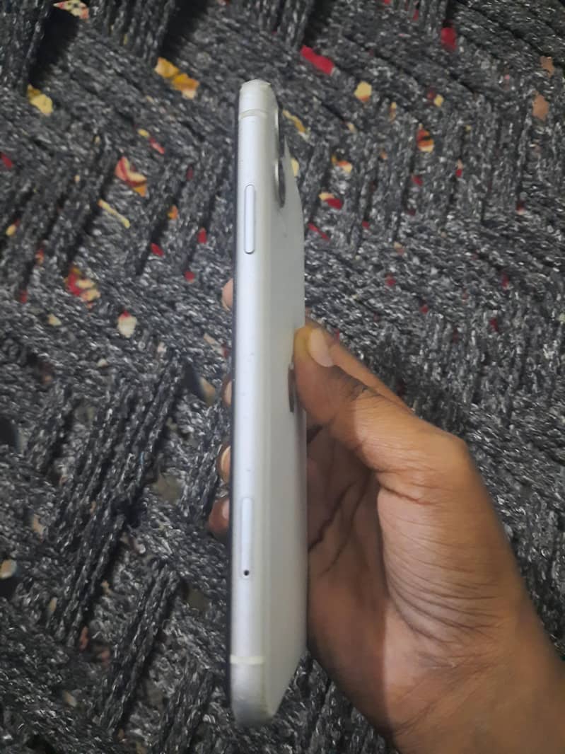 Apple iPhone 11 2