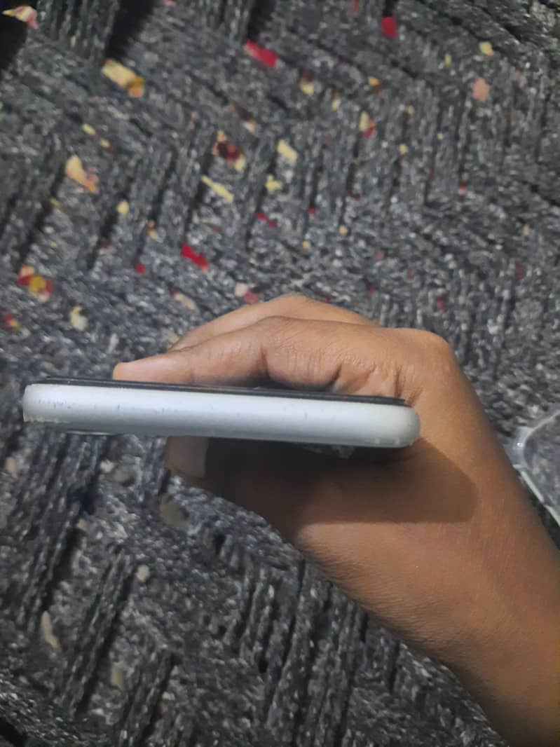 Apple iPhone 11 5
