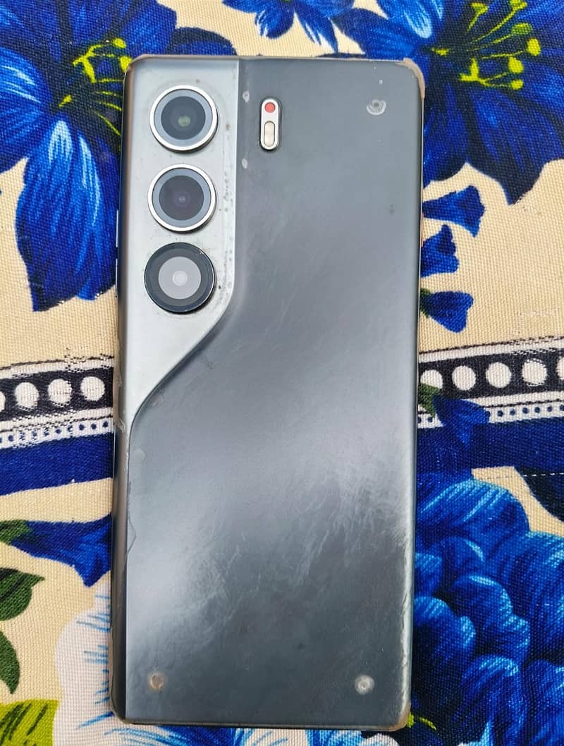 Tecno CAMON 40 Pro 0