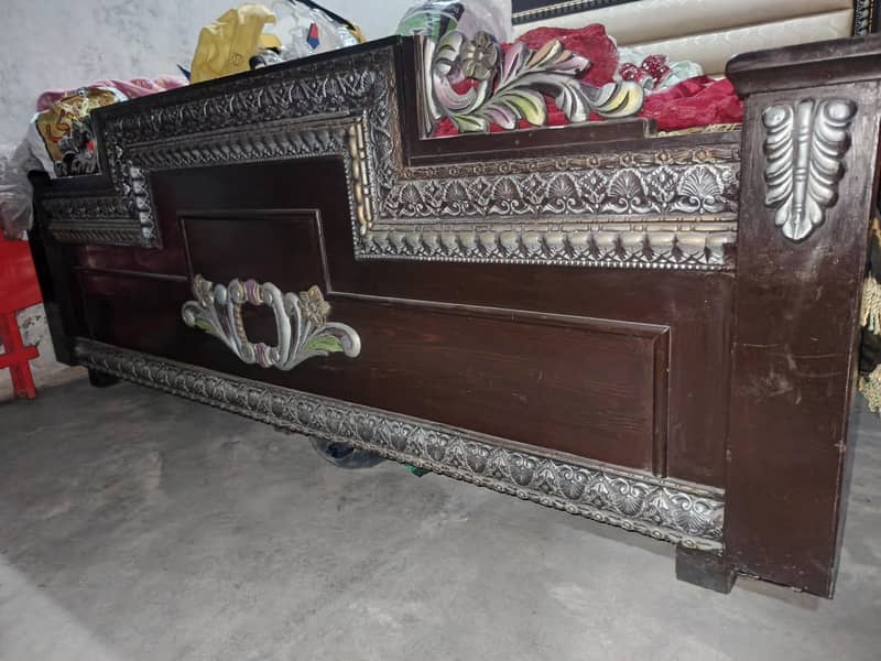 Bed with 1 side table, dressing, showcase 1