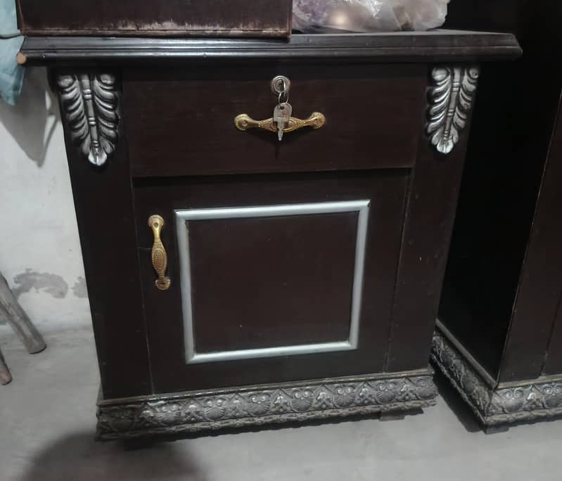 Bed with 1 side table, dressing, showcase 4