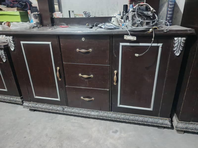 Bed with 1 side table, dressing, showcase 9
