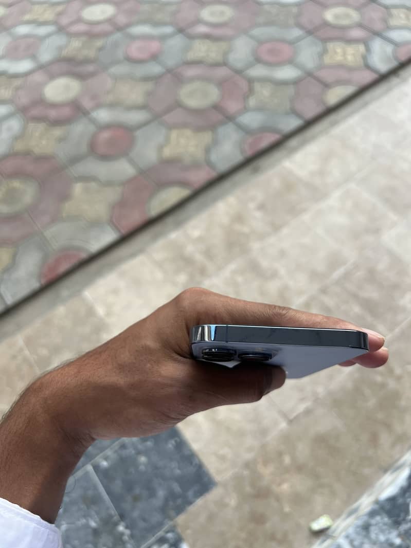 Apple iPhone 13 Pro Max 3