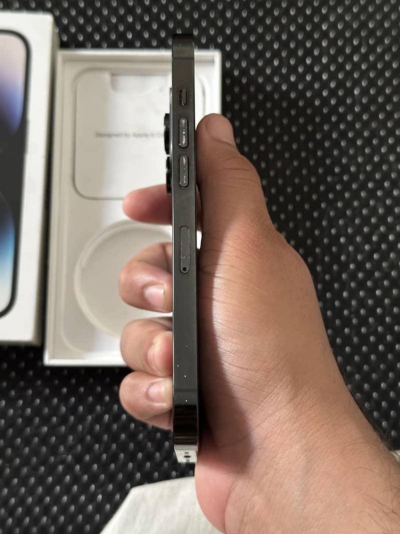 Apple iPhone 14 Pro FU 1