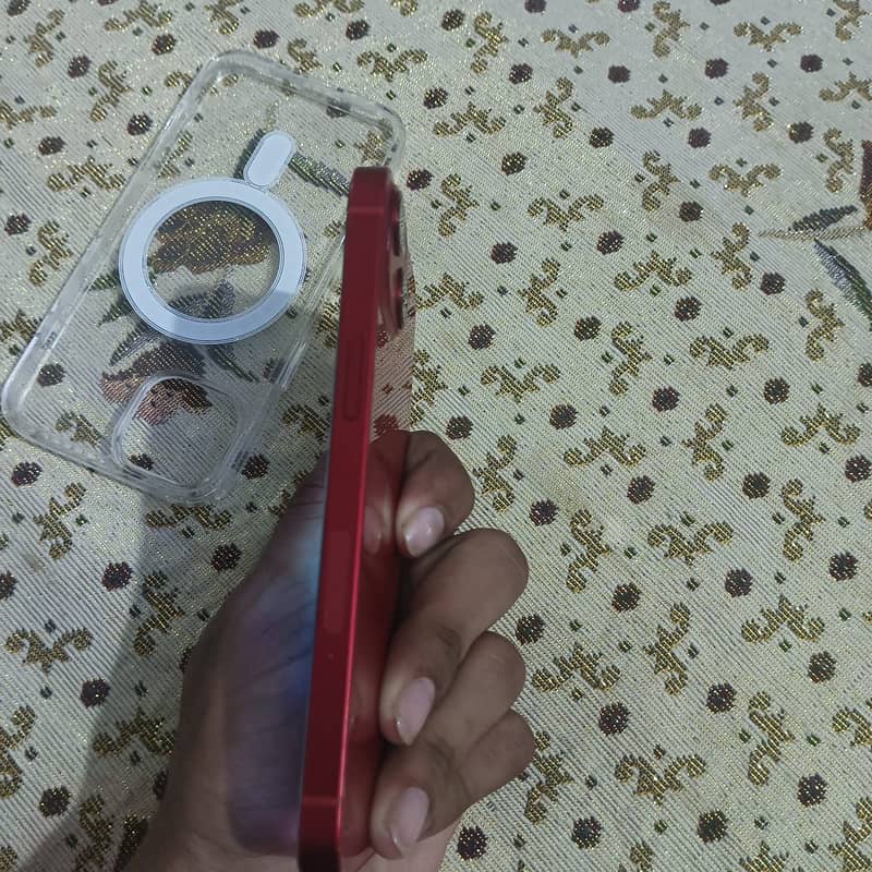 Apple iPhone 13 9