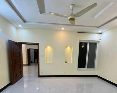 Stunning 14 Marla House In G-13/3 Available