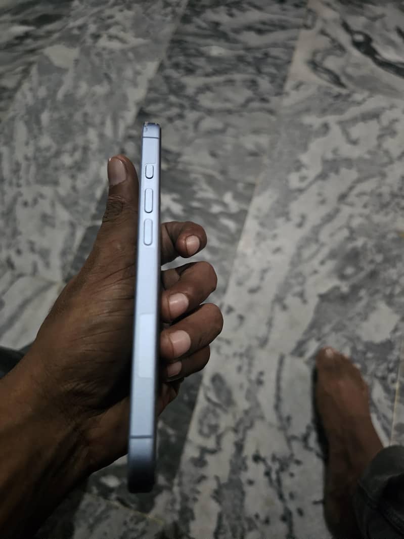 Apple iPhone 17 5
