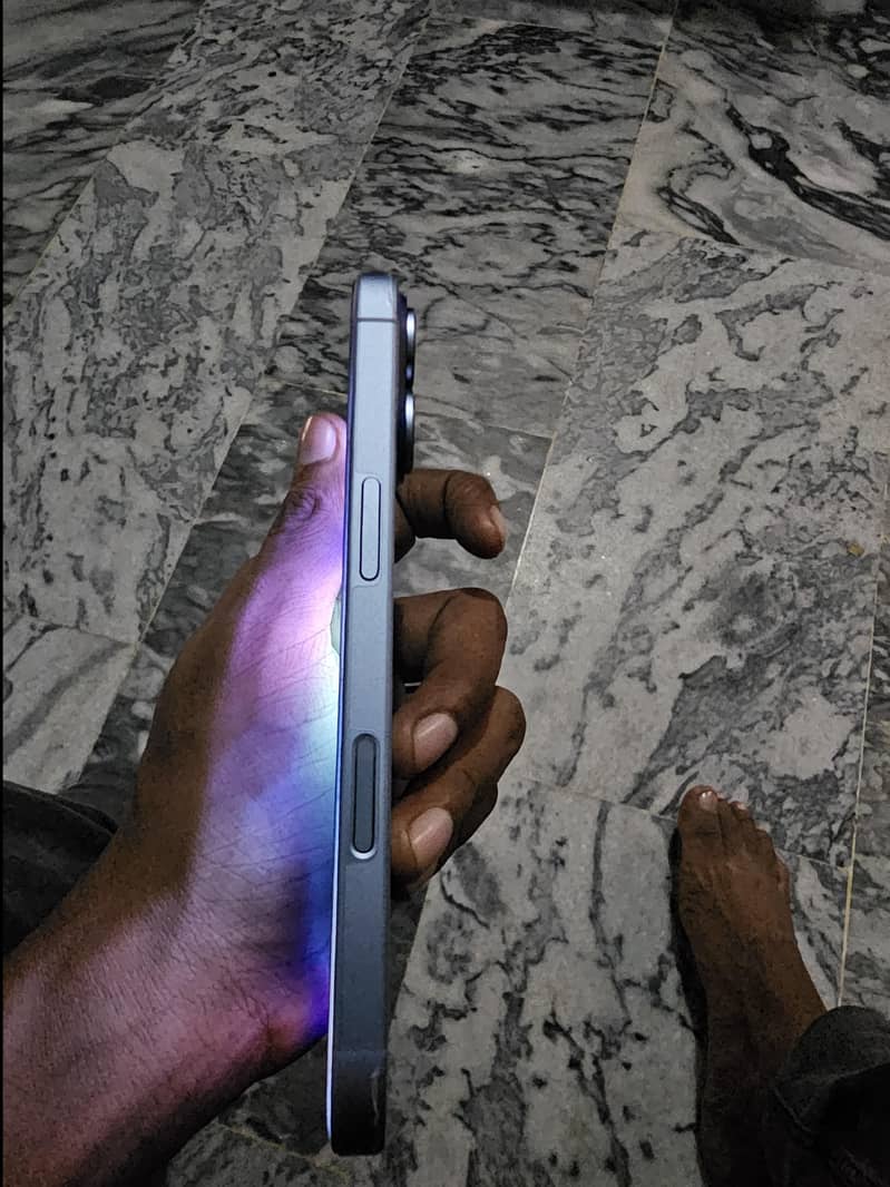 Apple iPhone 17 6