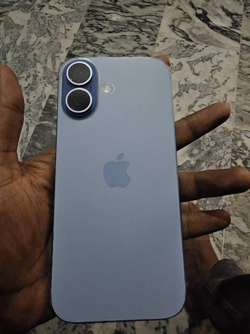 Apple iPhone 17 8