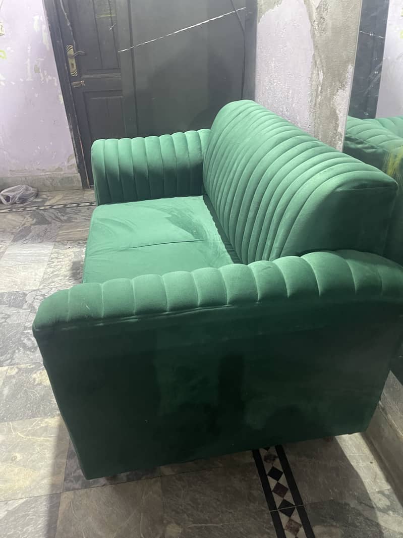 Sofa two seater, reliable, 2