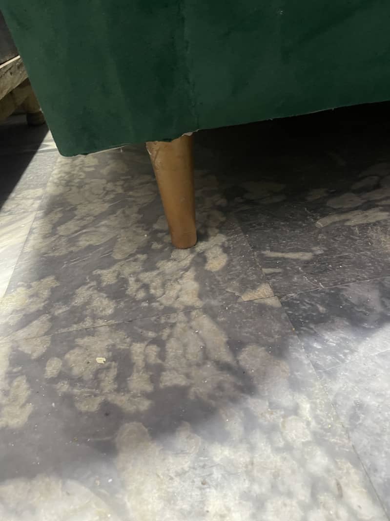 Sofa two seater, reliable, 3