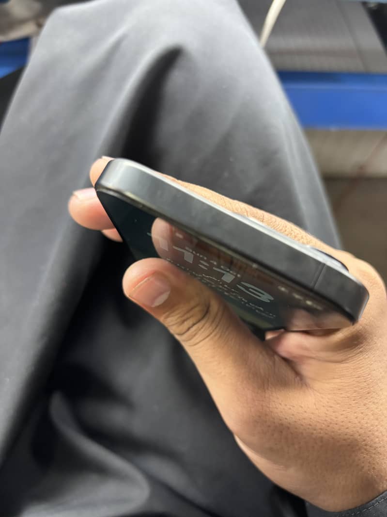 Apple iPhone 15 Pro 1