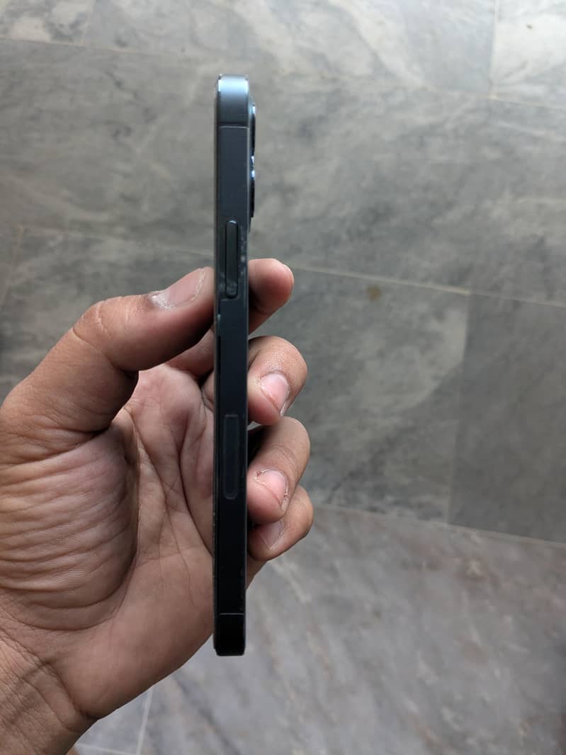 Apple iPhone 12 Pro 2