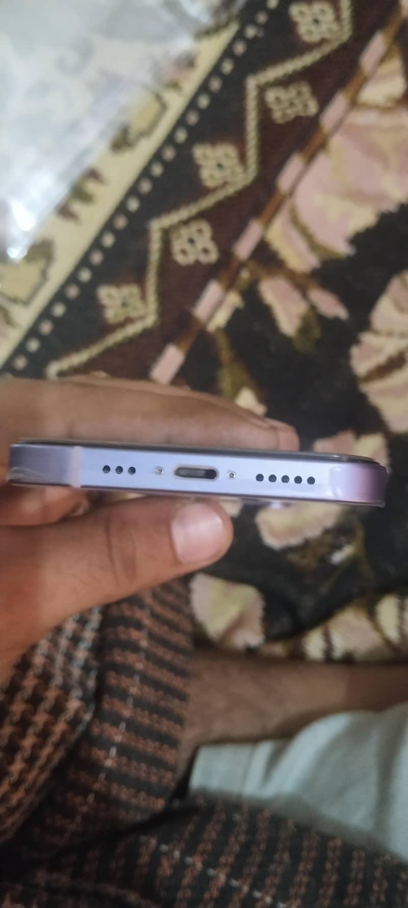 Apple iPhone 12 4