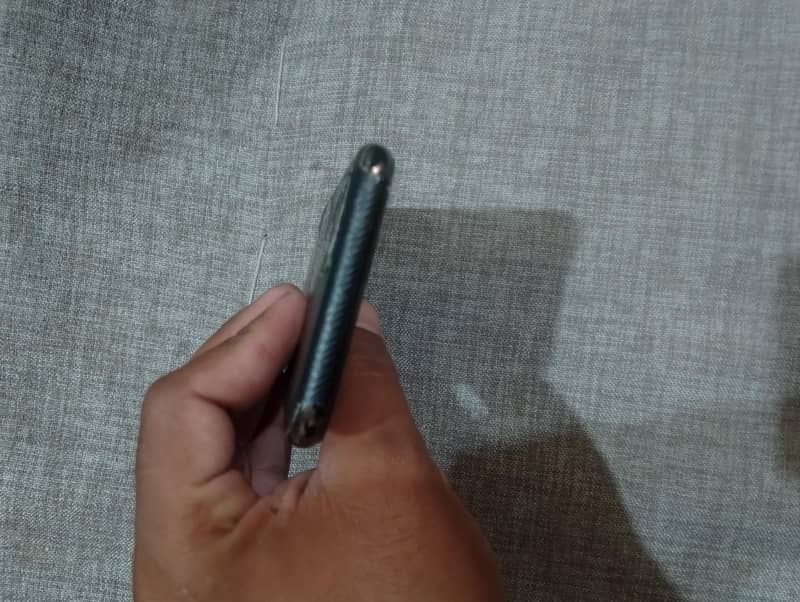 Apple iPhone 11 Pro 2