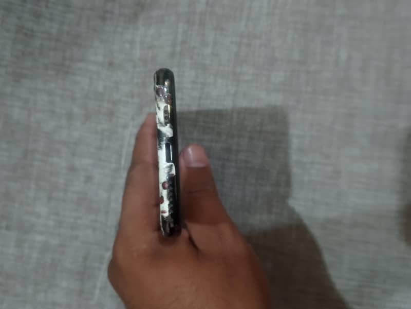 Apple iPhone 11 Pro 3