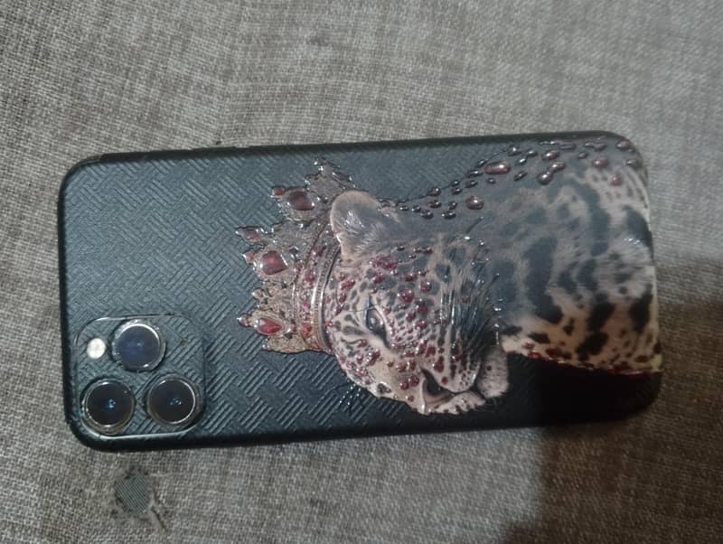Apple iPhone 11 Pro 4