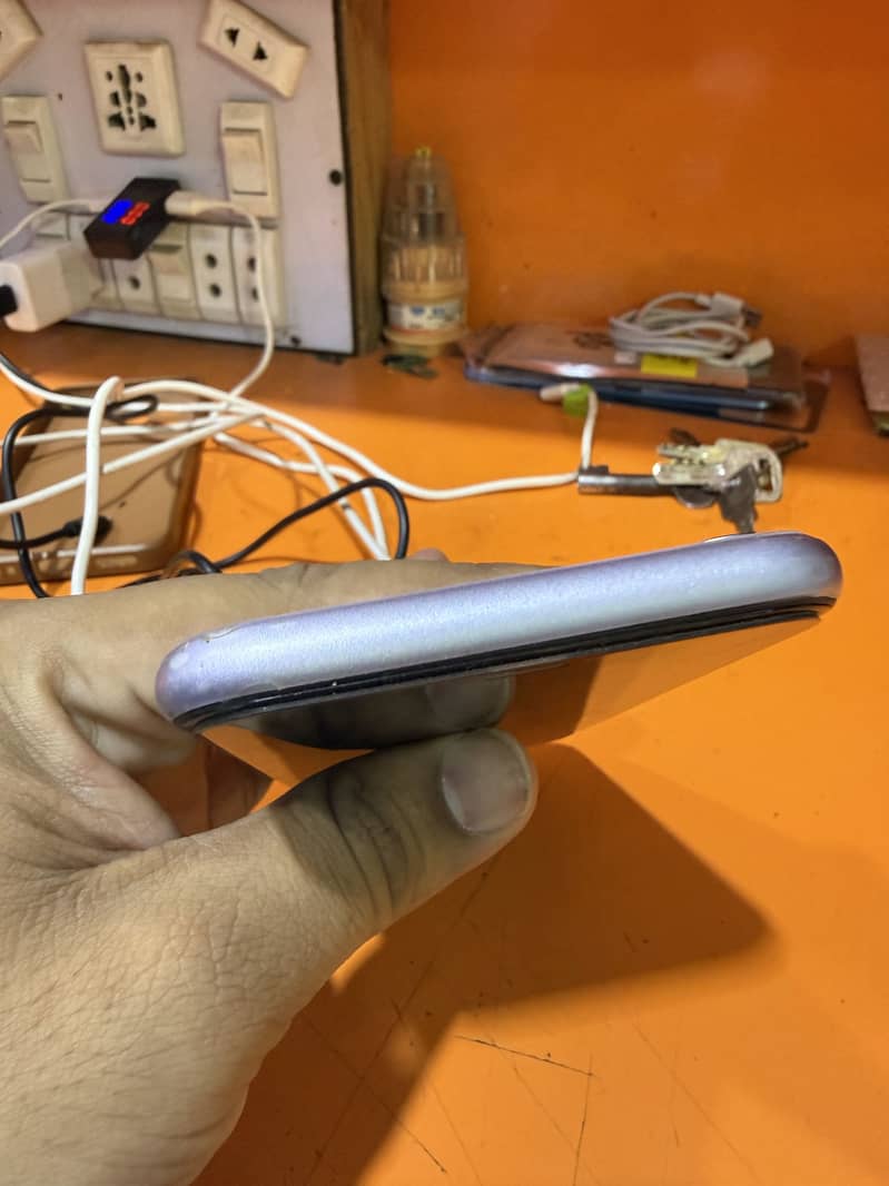 Apple iPhone 11 3