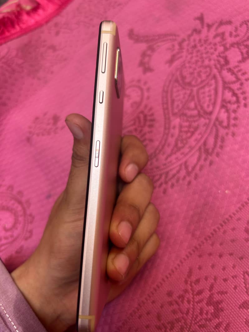 Sharp Aquos Sense 5 1
