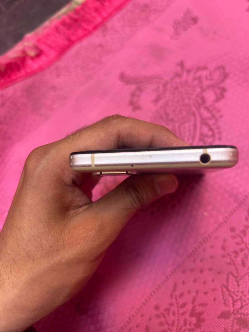 Sharp Aquos Sense 5 5