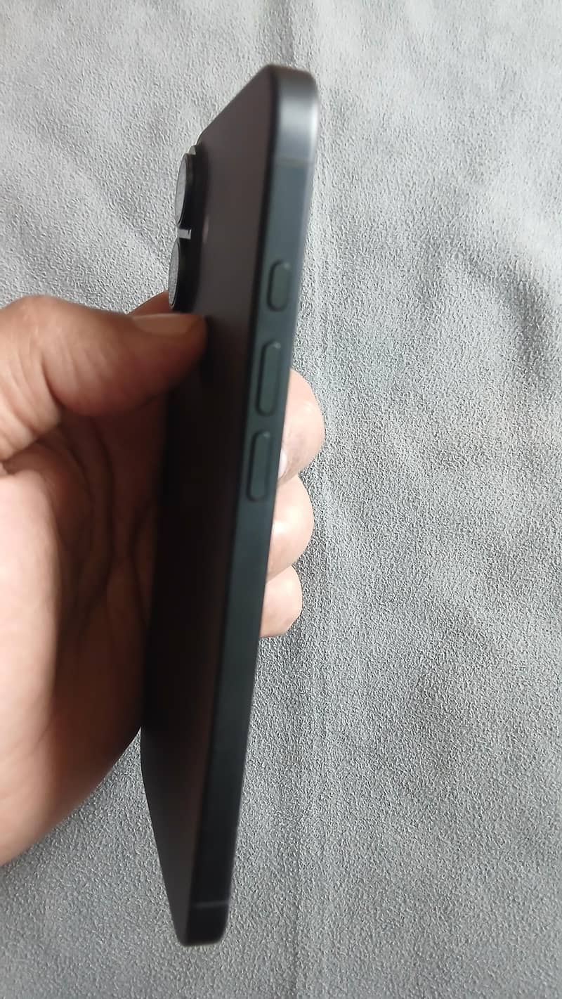 Apple iPhone 16plus 3
