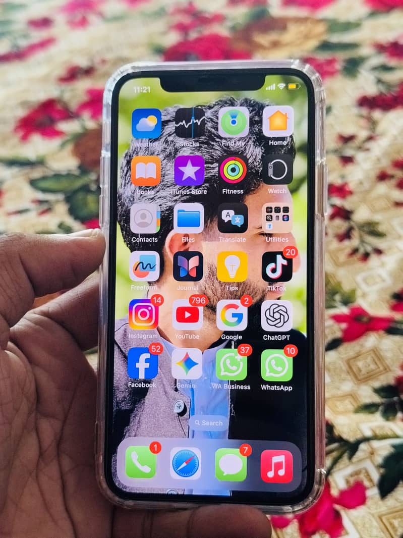 Apple iPhone Xs 2