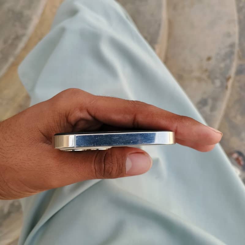 Apple iPhone 12 Pro 2