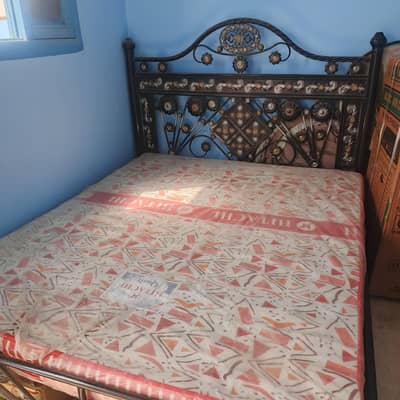 bed Almary dresing